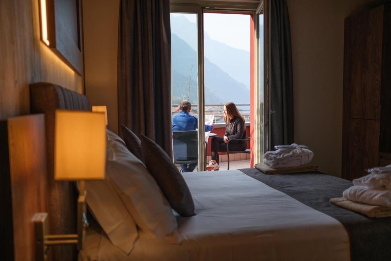 Lake Hotel La Pieve ピゾーニェ エクステリア 写真