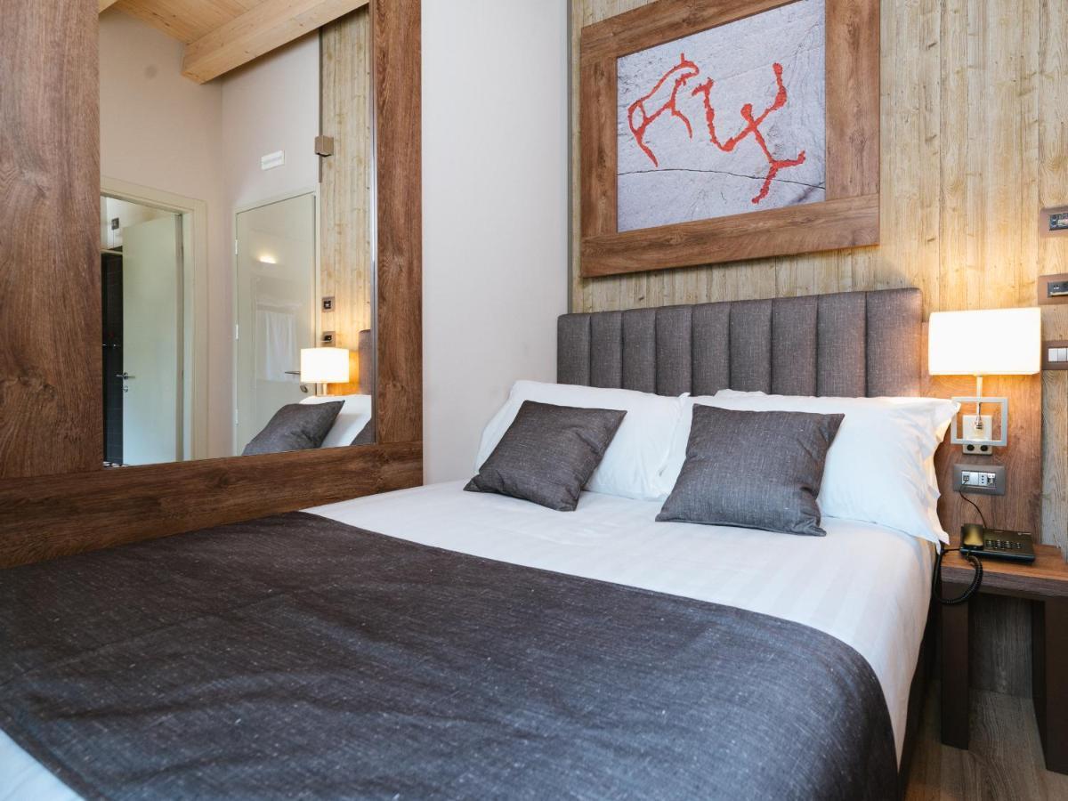 Lake Hotel La Pieve ピゾーニェ エクステリア 写真