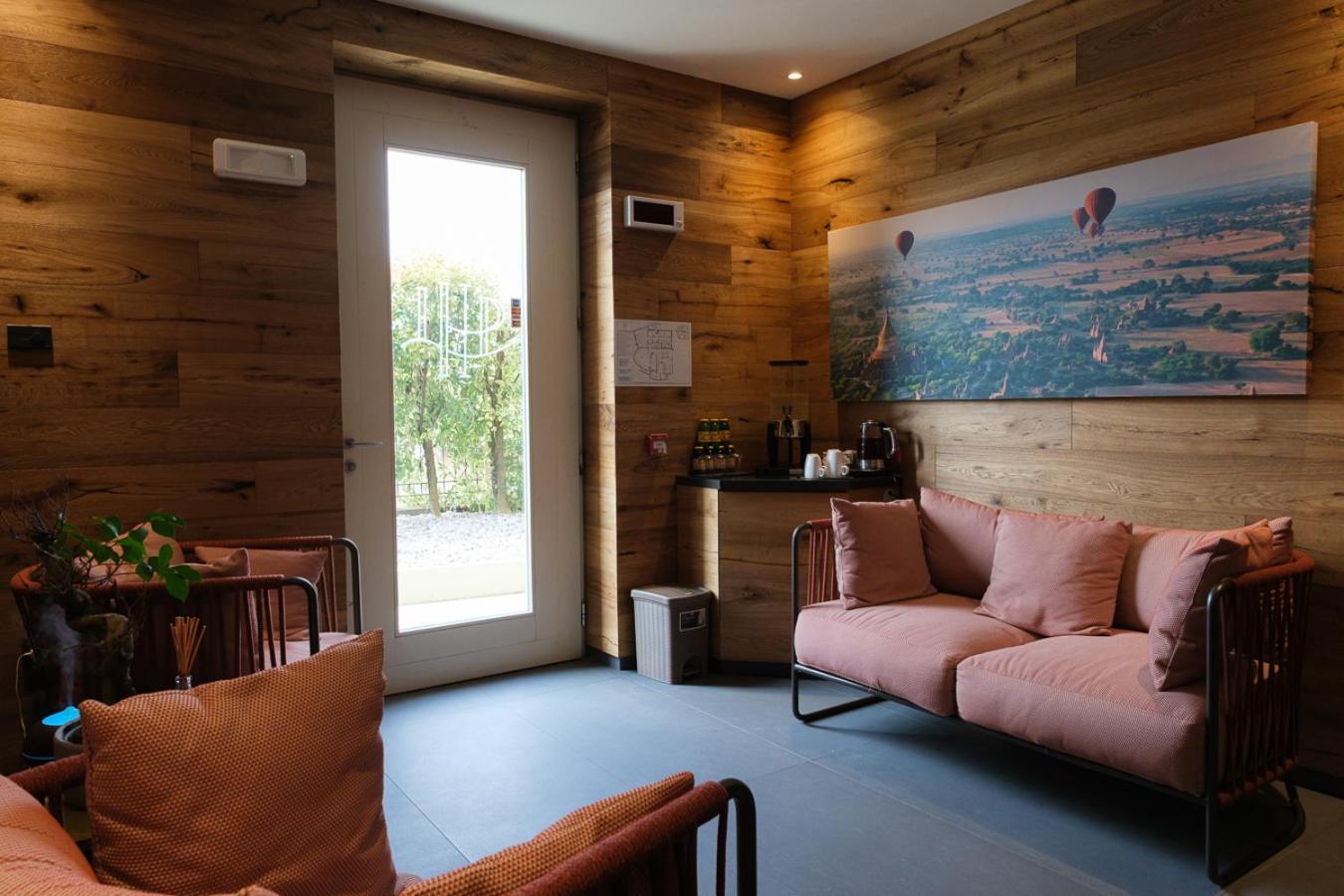 Lake Hotel La Pieve ピゾーニェ エクステリア 写真