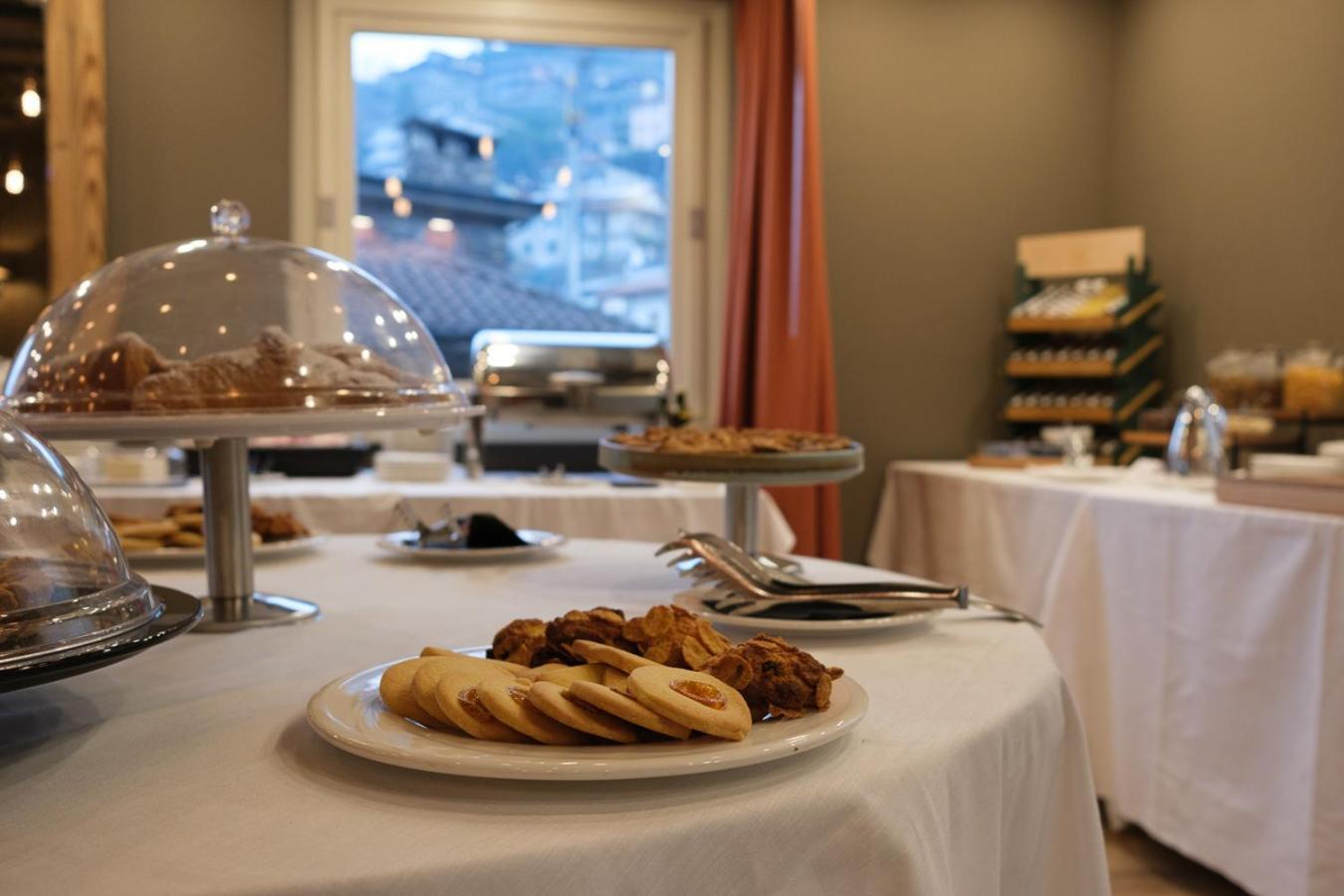 Lake Hotel La Pieve ピゾーニェ エクステリア 写真