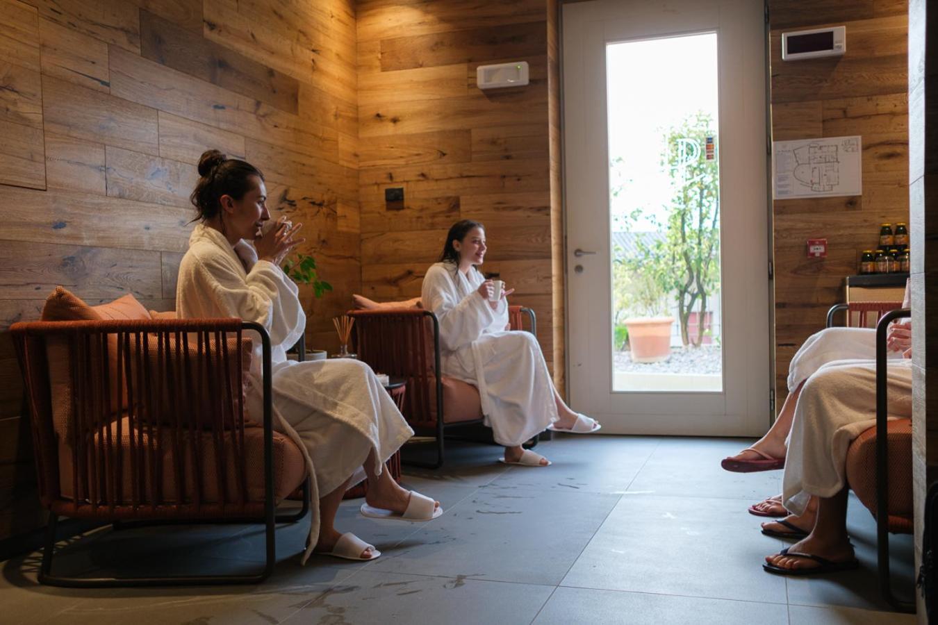 Lake Hotel La Pieve ピゾーニェ エクステリア 写真
