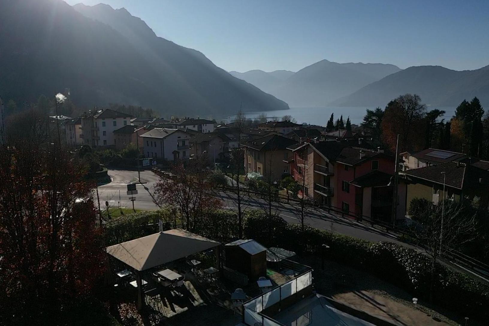 Lake Hotel La Pieve ピゾーニェ エクステリア 写真